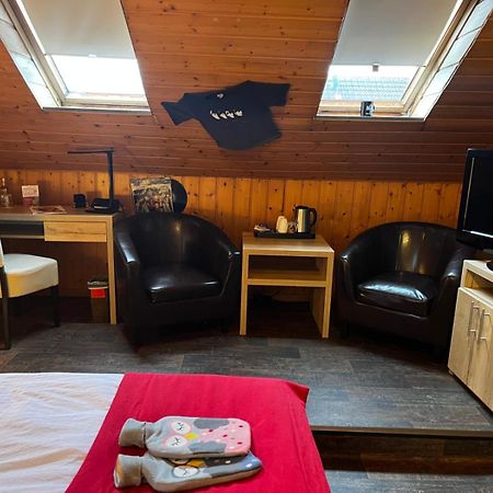 Henblas Hotel Neuenrade エクステリア 写真