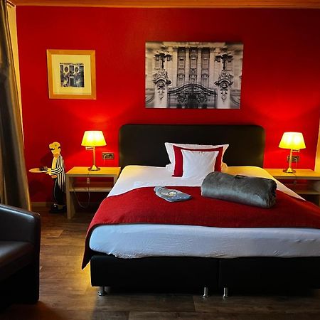 Henblas Hotel Neuenrade エクステリア 写真