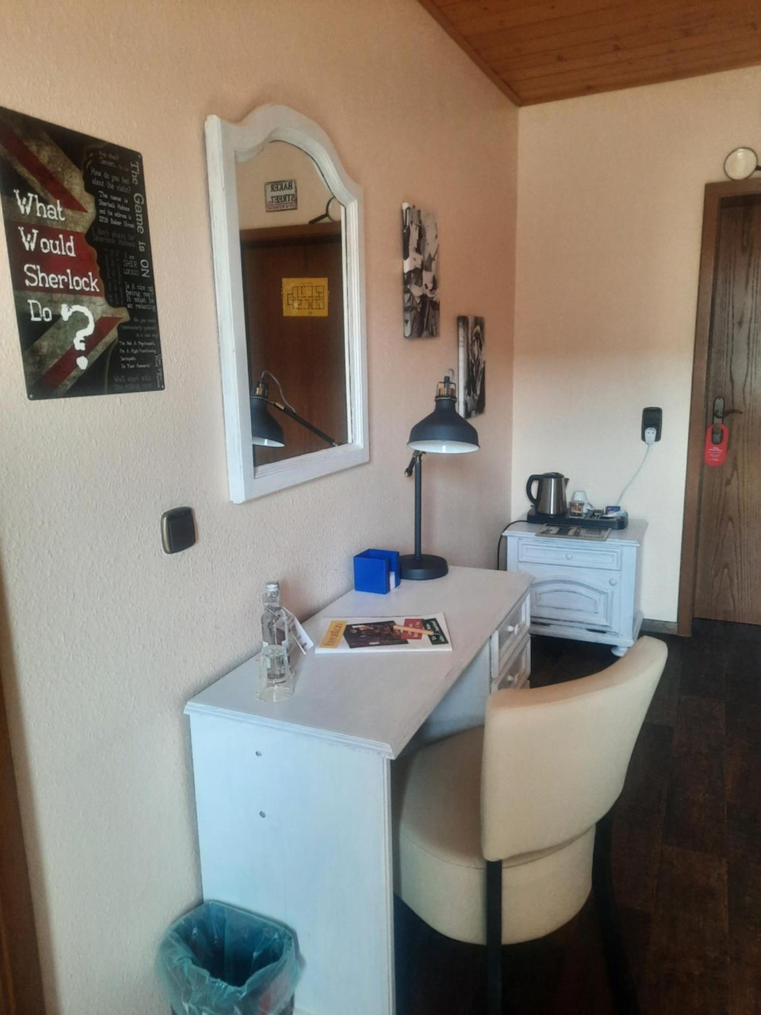Henblas Hotel Neuenrade エクステリア 写真