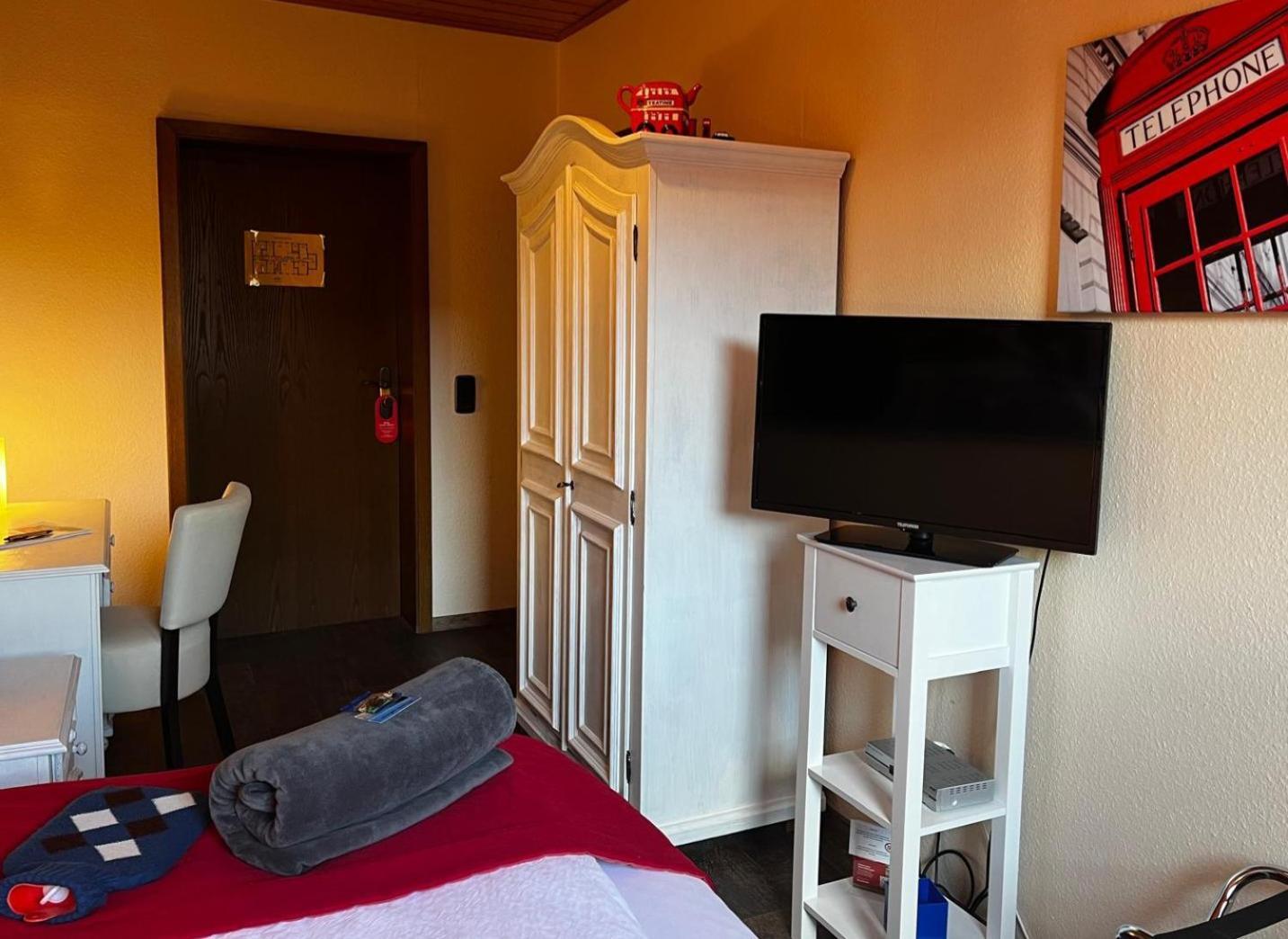 Henblas Hotel Neuenrade エクステリア 写真