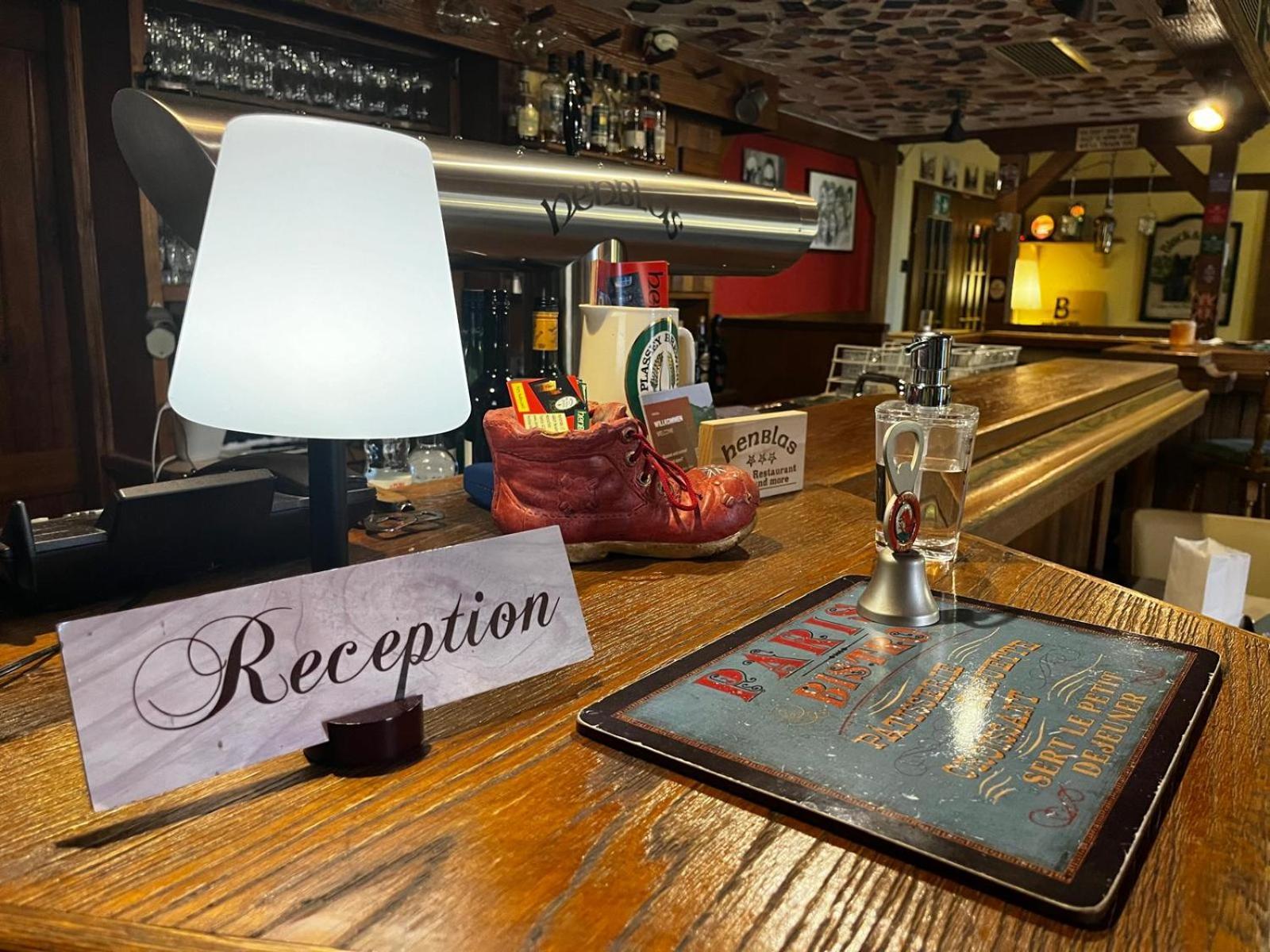 Henblas Hotel Neuenrade エクステリア 写真