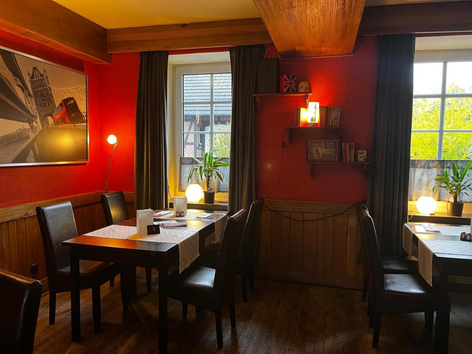 Henblas Hotel Neuenrade エクステリア 写真