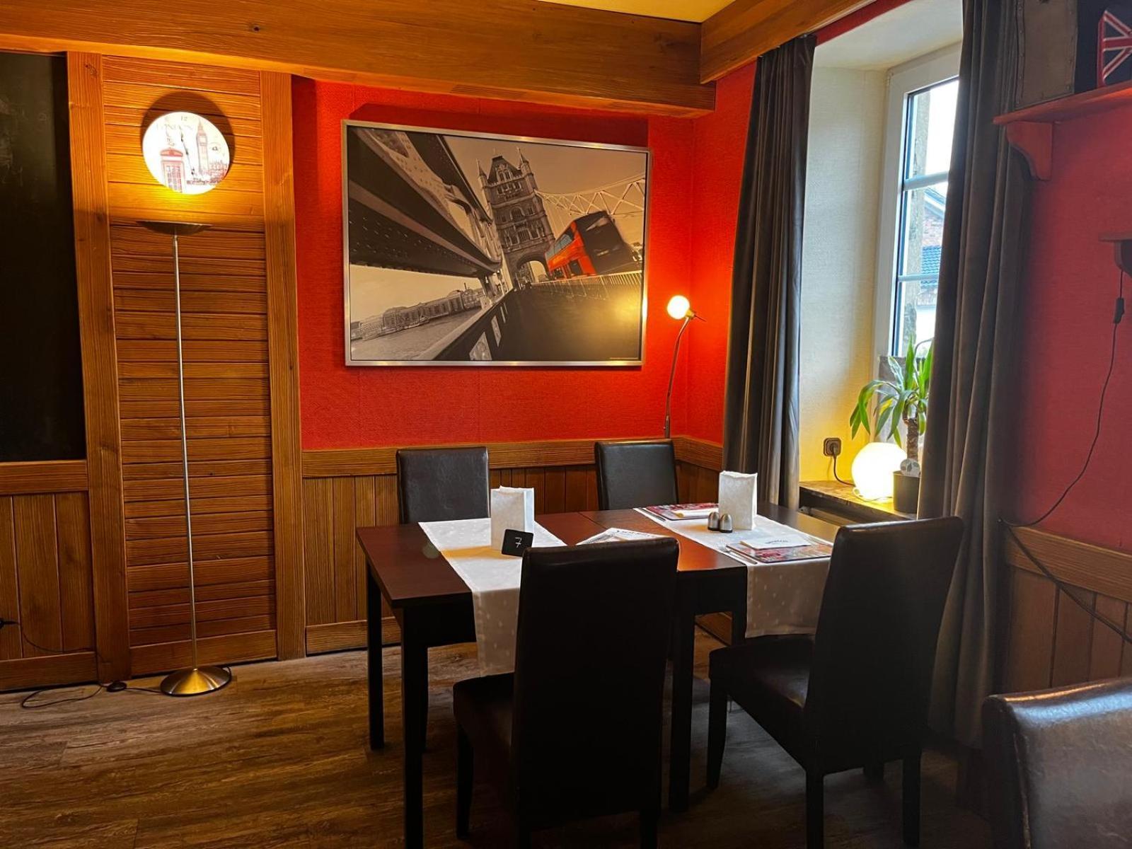 Henblas Hotel Neuenrade エクステリア 写真