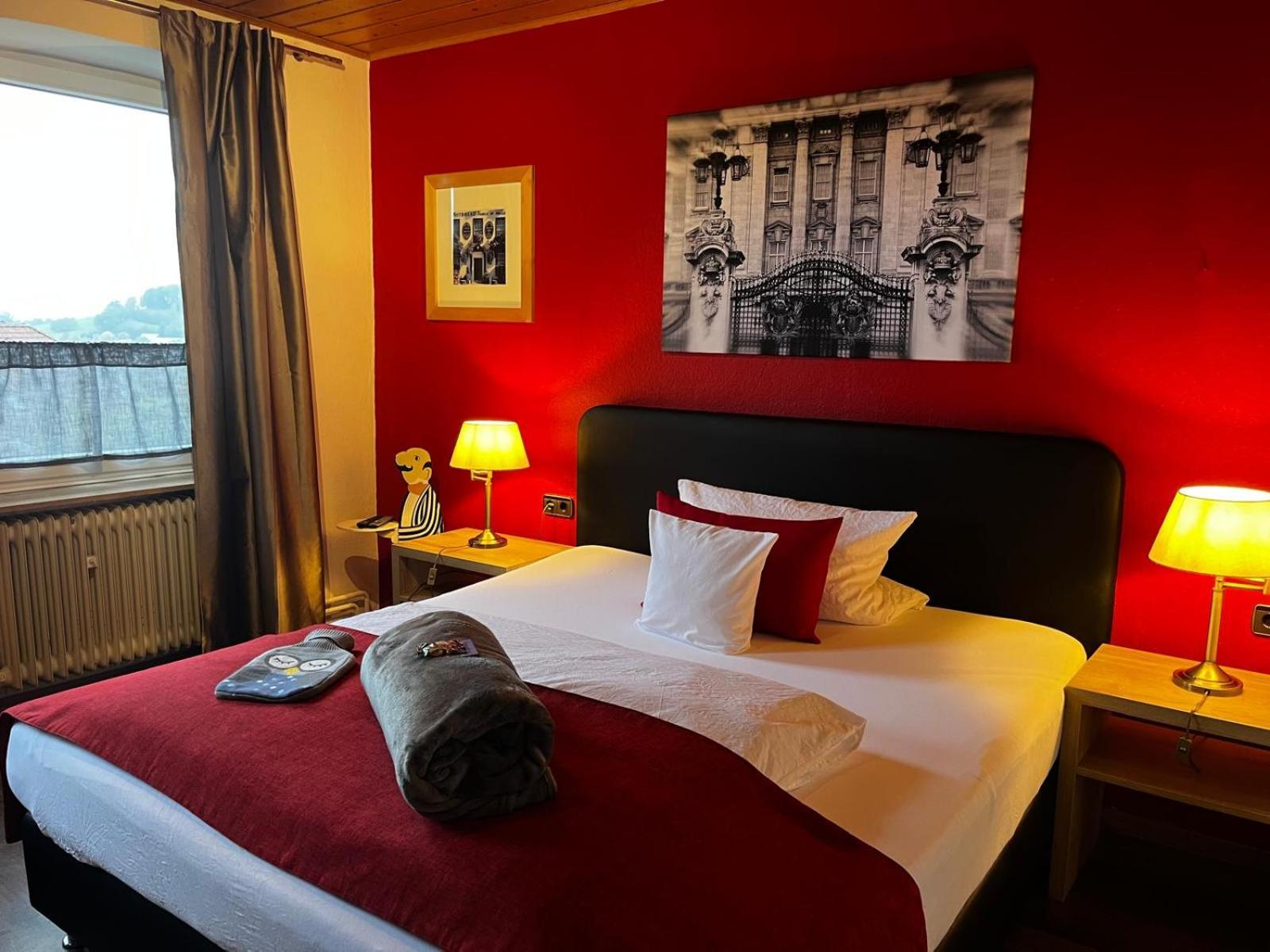 Henblas Hotel Neuenrade エクステリア 写真
