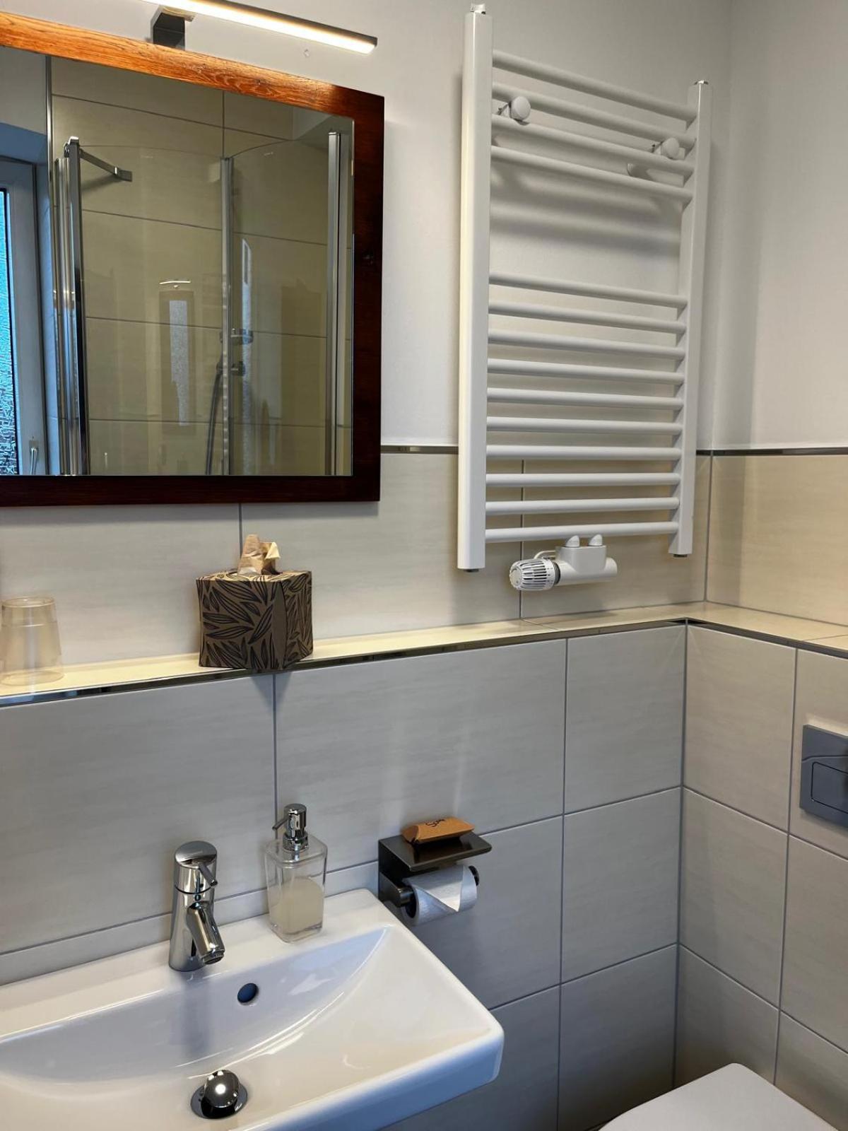 Henblas Hotel Neuenrade エクステリア 写真