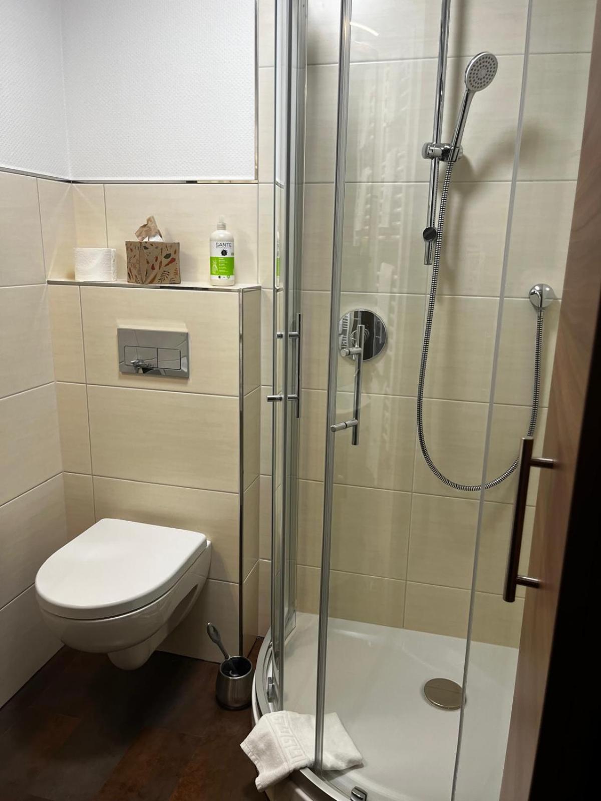 Henblas Hotel Neuenrade エクステリア 写真